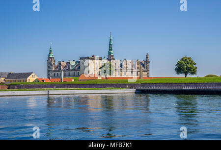 Le Château de Kronborg vu depuis le port d'Elseneur, Danemark, Nouvelle-Zélande Banque D'Images