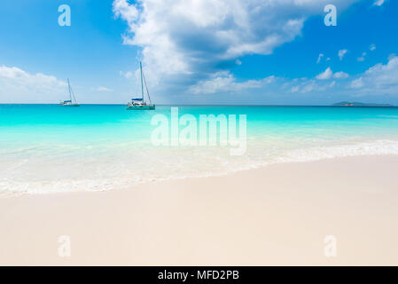 Belle plage de Paradise - Anse Georgette à Praslin, Seychelles Banque D'Images