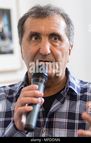 Berlin, Deutschland. Apr 15, 2018. Pete Souza/19, tournée de l'exposition et signature de livre avec Pete Souza, le photographe du président américain Barack Obama, à la Kennedy Museum le 15.04.2018. La culture, de la politique d'utilisation | Crédits dans le monde entier : dpa/Alamy Live News Banque D'Images