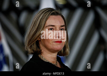 Bruxelles, Belgique. 25 avril 2018. Le chef de la diplomatie européenne Federica Mogherini arrive à assister à la conférence internationale sur l'avenir de la Syrie et de la région.Alexandros Michailidis/Alamy Live News Banque D'Images