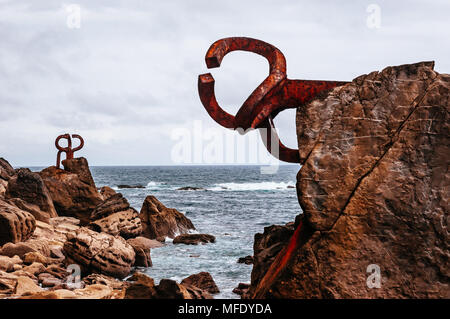 'El Peine de los Vientos (Le Peigne des Vents)' sculpture par Eduardo Chillida. Banque D'Images