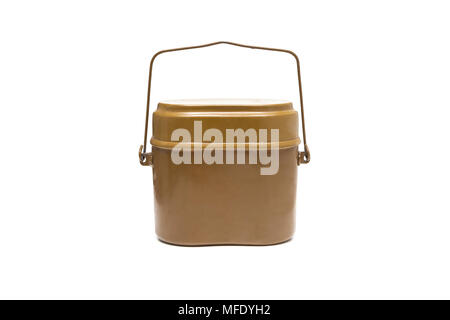 Mess de l'armée soviétique cooking pot isolé sur fond blanc Banque D'Images