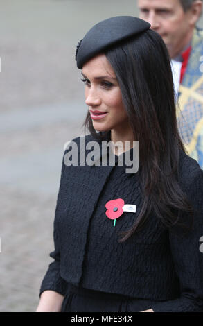 Meghan Markle en laissant le Service annuel de commémoration et d'action de grâce à l'abbaye de Westminster, Londres, pour commémorer la Journée de l'Anzac. Banque D'Images