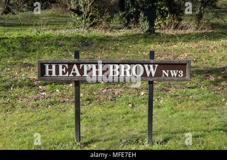 Heath NW3 Front Street sign, Hampstead, Londres, Royaume-Uni. Banque D'Images