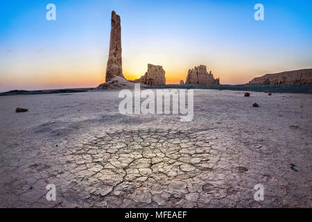 Ruines de la forteresse de Qala Djanpik Kyzylkum situé dans le désert de la région de l'Ouzbékistan Karakalpakstan Banque D'Images