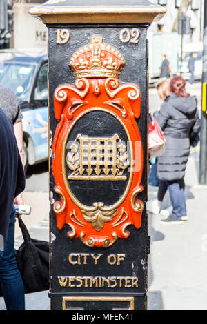 Londres, Royaume-Uni - 27 mars 2015 : une ville de Westminster qui marque la limite de la ville dans le centre de Londres. Banque D'Images