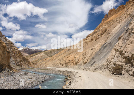 Partie de Leh - Manali road au Ladakh, Inde du Nord Banque D'Images