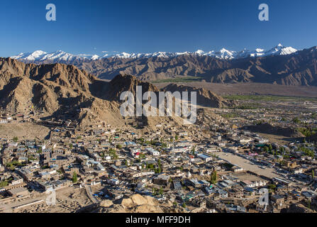 Ladakh, Inde - magnifique vue panoramique depuis le village de Kakstet ...