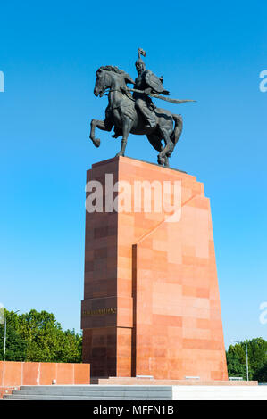 Statue sur la place Ala-Too de Manas, à Bichkek, Kirghizistan, l'Asie centrale Banque D'Images