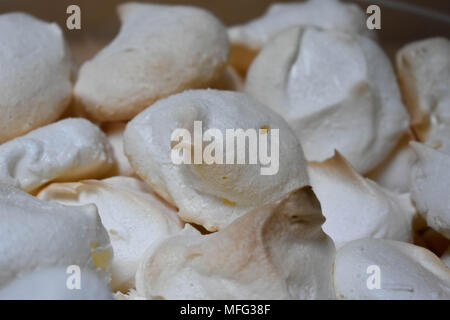 Tas de meringues au citron Banque D'Images