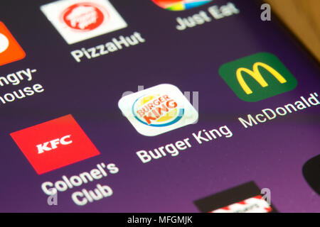 Un gros plan sur le Burger King, McDonald's et KFC téléphone mobile apps Banque D'Images