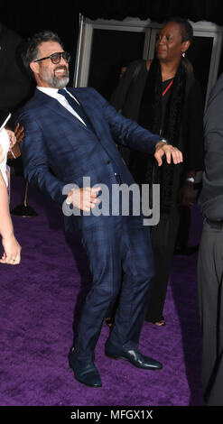 LOS ANGELES, CA - le 23 avril : l'acteur Mark Ruffalo assiste à la première mondiale de Disney et de merveilles 'Avengers : Infinity War' le 23 avril 2018 à Los Angeles, Californie. Photo de Barry King/Alamy Live News Banque D'Images