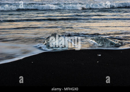 <span class ='wsc sous-titre' id ='Islande lilleulven.com  K3 10168.DNG,' >Diamond Beach, Hornafjörður, Région de l'Austurland / • Islande </span > Glace f Banque D'Images