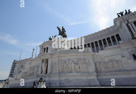 Une partie de l'autel de la patrie, construit en l'honneur de Victor Emmanuel, le premier roi d'une Italie unifiée, situé à Rome, Italie Banque D'Images