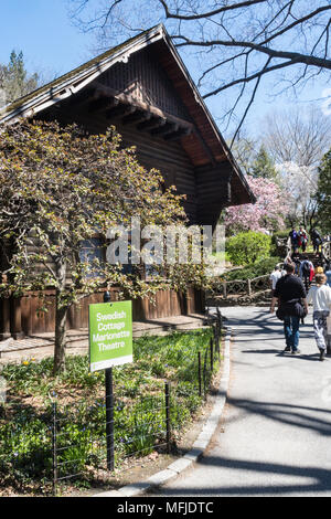 Cottage suédois Théâtre de marionnettes dans Central Park, NYC, USA Banque D'Images