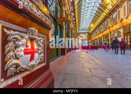 Vue de l'intérieur de Leadenhall Market, de la ville, Londres, Angleterre, Royaume-Uni, Europe Banque D'Images