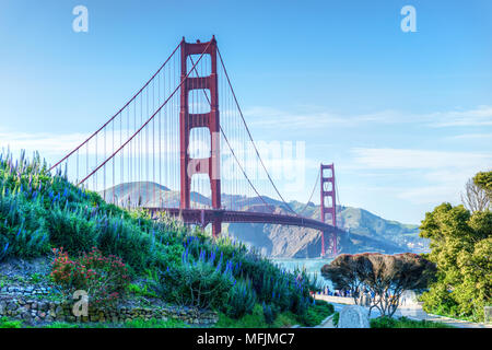 Vue panoramique sur le Golden Gate Bridge à San Francisco, Californie. Le pont historique est l'un des plus symboles internationalement reconnus de San F Banque D'Images