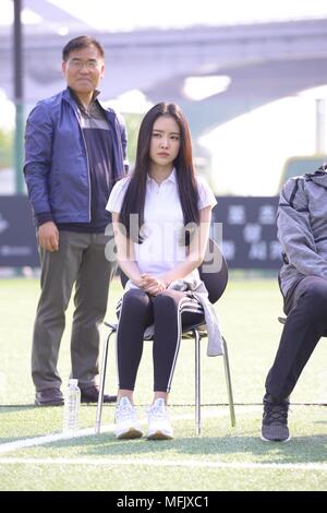 Séoul, Corée. Apr 25, 2018. Un fils Rose Na Eun et Alberto Mondi a assisté à l'activité de bienfaisance pour 'Sport' bon à Séoul, Corée, le 25 avril, 2018.(La Chine et la Corée à l'homme) Credit : TopPhoto/Alamy Live News Banque D'Images