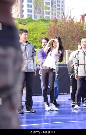 Séoul, Corée. Apr 25, 2018. Un fils Rose Na Eun et Alberto Mondi a assisté à l'activité de bienfaisance pour 'Sport' bon à Séoul, Corée, le 25 avril, 2018.(La Chine et la Corée à l'homme) Credit : TopPhoto/Alamy Live News Banque D'Images