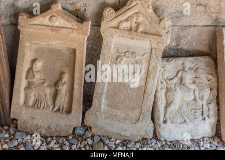 Détail de l'ancienne cité romaine en pierres tombales dans le château de Bodrum, Turquie. Banque D'Images