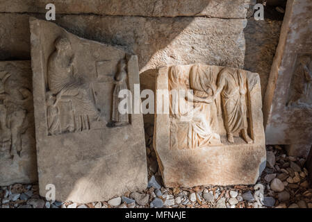 Détail de l'ancienne cité romaine en pierres tombales dans le château de Bodrum, Turquie. Banque D'Images