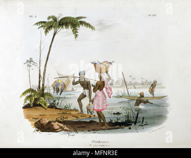 Les pêcheurs qui utilisent des canots et des filets dans une rivière. Homme porte captures à pôle et femme équilibre un panier de poisson sur sa tête. Lithographie en couleur à la main à partir de 'L'Inde française, Paris, 1828. L'alimentation Banque D'Images