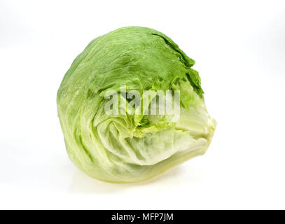 Les choux de Bruxelles, le brassica oleracea, légumes contre fond blanc Banque D'Images