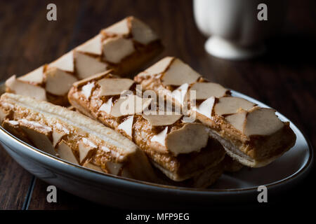 Vitrage feuilleté Sfogliatine biscuits italiens. La nourriture traditionnelle. Banque D'Images