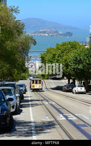 Street Tramway de déménagement dans le centre-ville de San Francisco, CA USA Banque D'Images