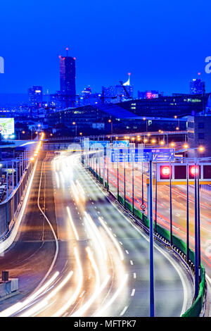 Wien, Vienne : Autoroute A23 (Südosttangente), vue de la T-Mobile-Center de T-Mobile Austria et T-Systems l'Autriche, dans le quartier de St Marx et sur Banque D'Images