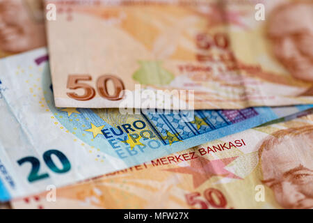 La monnaie turque et européenne - close-up of mixed Lira et billets Banque D'Images