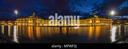 Soirée panorama de la Place de la Bourse à Bordeaux Banque D'Images