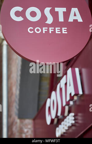 Costa Coffee ouverture officielle de la TV, ITV Granada, soap Coronation Street. Banque D'Images