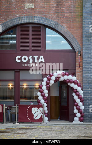 Costa Coffee ouverture officielle de la TV, ITV Granada, soap Coronation Street. Banque D'Images