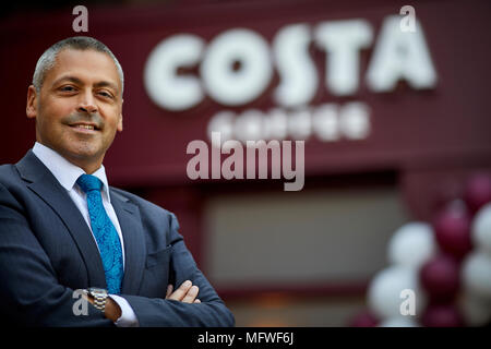 Costa Coffee ouverture officielle de la TV, ITV Granada, soap Coronation Street. Photo Jason Cotta MD UK et l'Irlande Banque D'Images