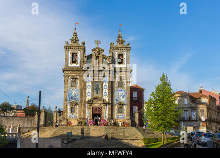 Eglise de Saint Ildefonse à Porto sur Pâques 2014 Banque D'Images