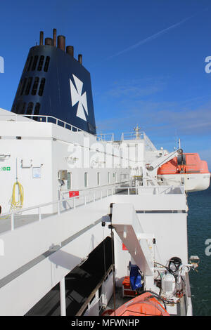 Dunkerque, France, 3 avril 2018 : à bord du ferry transmanche DFDS Seaways, danois une grande compagnie de transport de passagers et de fret. Banque D'Images