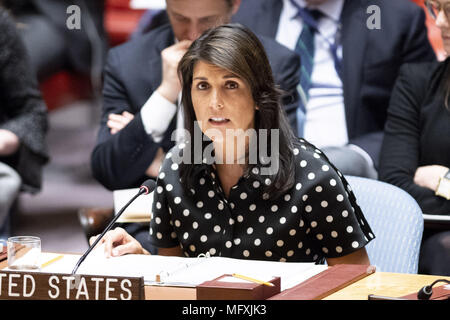 New York, NY, USA. Apr 26, 2018. NIKKI HALEY, Ambassadeur des États-Unis à l'Organisation des Nations Unies, au Conseil de sécurité de l'ONU à New York le 26 avril 2018 Crédit : Michael Brochstein/ZUMA/Alamy Fil Live News Banque D'Images