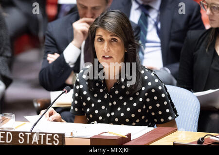 New York, NY, USA. Apr 26, 2018. NIKKI HALEY, Ambassadeur des États-Unis à l'Organisation des Nations Unies, au Conseil de sécurité de l'ONU à New York le 26 avril 2018 Crédit : Michael Brochstein/ZUMA/Alamy Fil Live News Banque D'Images