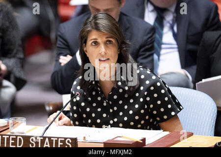 New York, NY, USA. Apr 26, 2018. NIKKI HALEY, Ambassadeur des États-Unis à l'Organisation des Nations Unies, au Conseil de sécurité de l'ONU à New York le 26 avril 2018 Crédit : Michael Brochstein/ZUMA/Alamy Fil Live News Banque D'Images