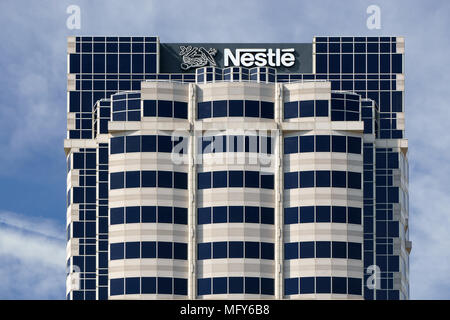 GLENDALE, CA/USA - 24 octobre 2105 : Nestle USA siège. Nestlé est une société transnationale de l'alimentation et des boissons. Banque D'Images