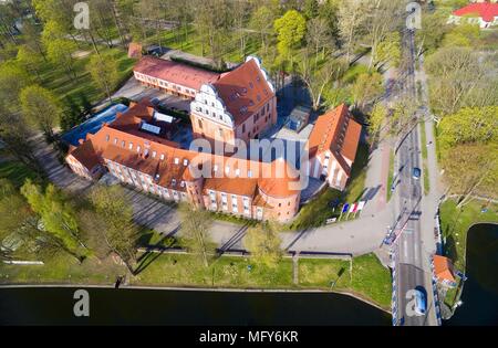 Vue aérienne du château médiéval des chevaliers teutoniques à Gizycko, Pologne (ex-Loetzen, la Prusse orientale) Banque D'Images