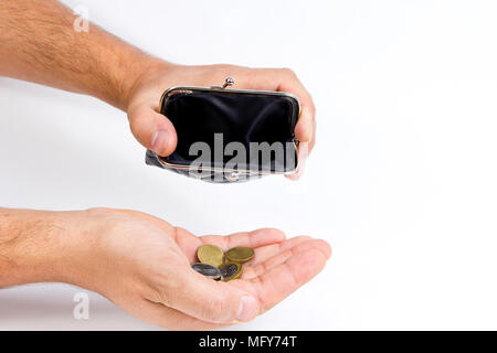 Man holding an empty wallet sur une main vide . La notion de pauvreté Banque D'Images