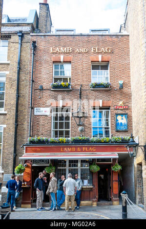 18e siècle l'agneau et d'un drapeau Rose, Pub Street, Covent Garden, City of westminster, Greater London, Angleterre, Royaume-Uni Banque D'Images