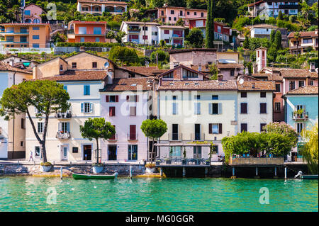 Morcote, une commune suisse du canton du Tessin, le lac de Lugano. Célèbre par les petites ruelles, les arcades de la vieille maison patricienne, architectural précieux Banque D'Images