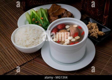 Soupe au poulet avec le ginseng, food asia Banque D'Images