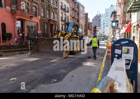 La construction de la rue, Little Italy, New York City Banque D'Images