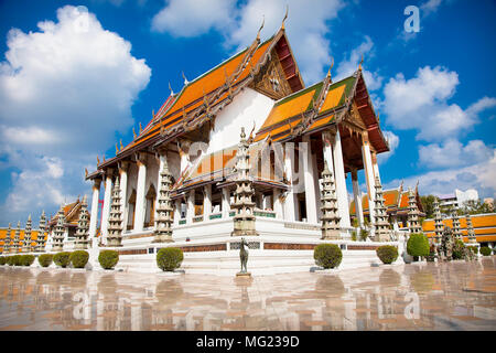 Wat Suthat Thep Wararam est un temple bouddhiste à Bangkok, Thaïlande Banque D'Images