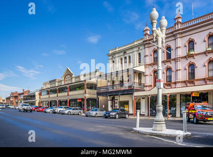 Façades victoriennes dans George Street, Bathurst, Central Tablelands, New South Wales, Australie, Banque D'Images