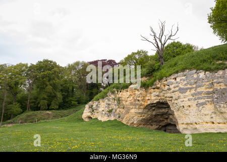 Anciennes grottes historiques rocheux avec "aolkesberg' dans le Neolithicum à Oud Valkenburg aux Pays-Bas Banque D'Images